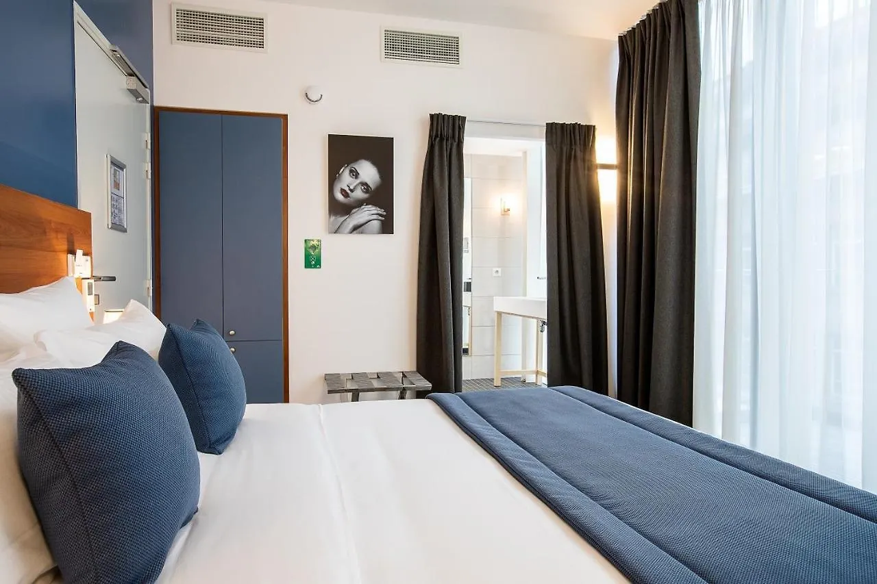Villa Eiffel Mademoiselle Paris Hotel