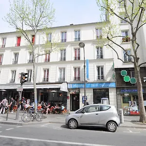 Hipotel Gambetta Republique ** Paris