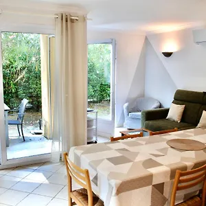 https://domaine-des-bains-vals-les-bains.hotels-rhonealpes.com