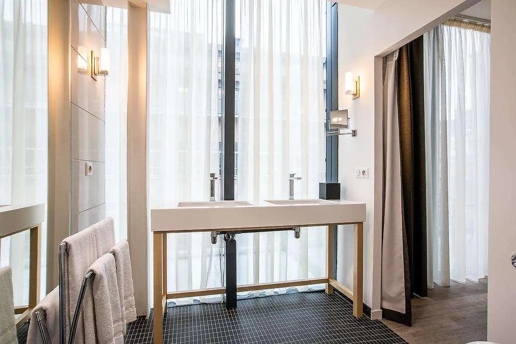 Villa Eiffel Mademoiselle Paris